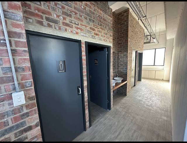 628M² OFFICE TO LET IN SALT RIVER